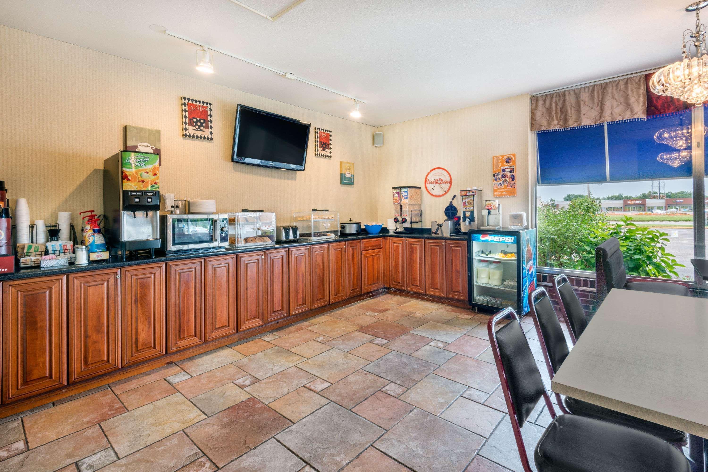 Howard Johnson By Wyndham Burlington Luaran gambar