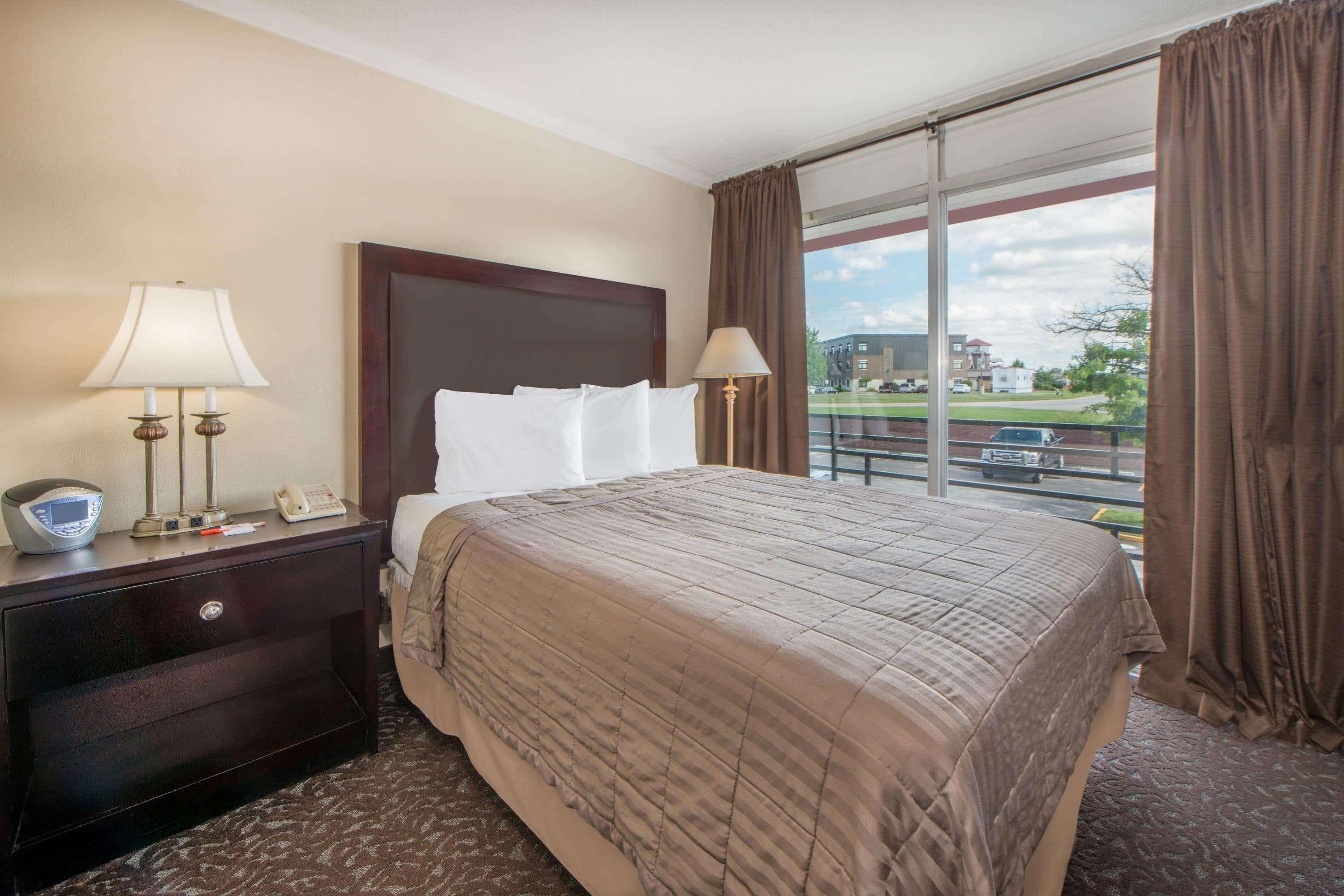 Howard Johnson By Wyndham Burlington Luaran gambar