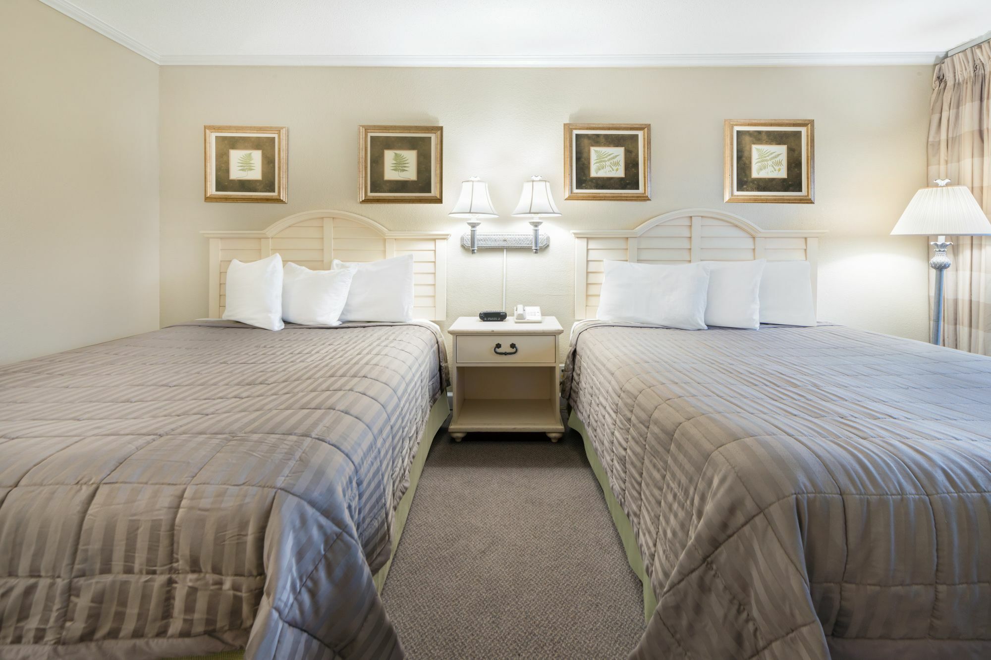 Howard Johnson By Wyndham Burlington Luaran gambar